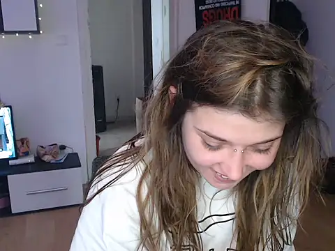 AlienforTwenty online show from December 21, 9:33 am