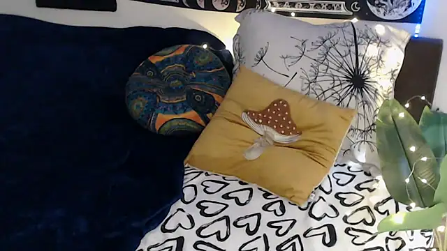 AlienforTwenty online show from February 19, 11:29 am