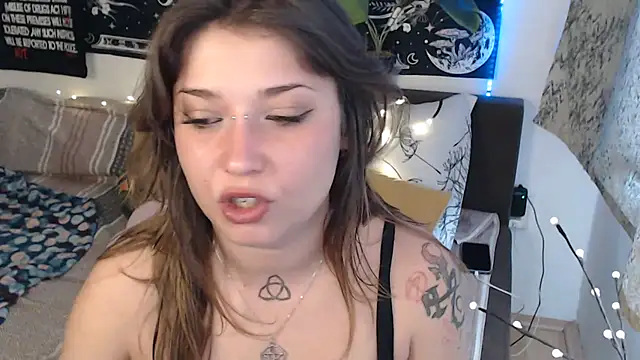 AlienforTwenty online show from March 22, 9:33 am