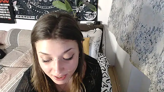 AlienforTwenty online show from March 27, 3:46 pm