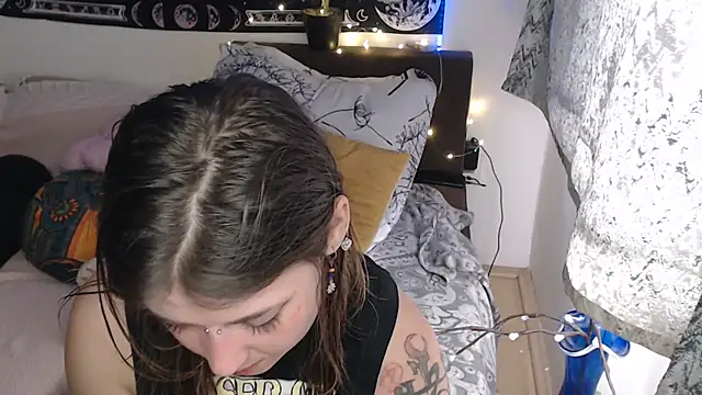 AlienforTwenty online show from March 25, 12:48 pm