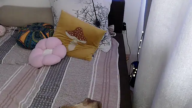 AlienforTwenty online show from April 15, 11:38 am