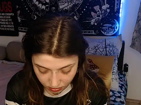 AlienforTwenty online show from February 10, 2:38 pm