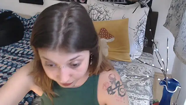 AlienforTwenty online show from March 10, 11:25 am