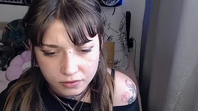 AlienforTwenty online show from May 5, 12:08 pm