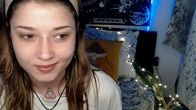 AlienforTwenty online show from February 21, 7:21 am