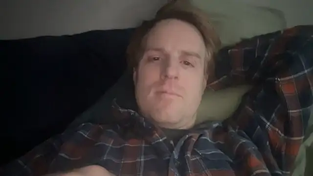 Snapshot of hmmm411 chatting on December 13, 8:26 pm hmmm411 online show from December 13, 8:26 pm