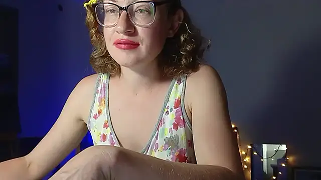 Snapshot of Alice_newhome chatting on May 22, 7:12 pm Alice newhome online show from May 22, 7:12 pm