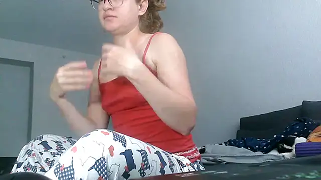 Snapshot of Alice_newhome chatting on June 29, 8:21 am Alice newhome online show from June 29, 8:21 am