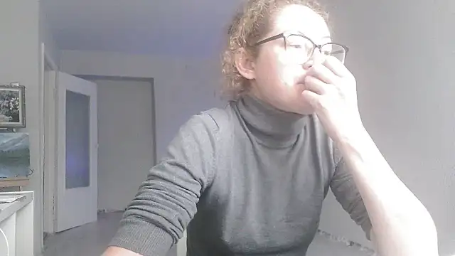 Snapshot of Alice_newhome chatting on June 19, 3:18 pm Alice newhome online show from June 19, 3:18 pm