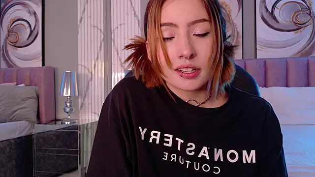 Snapshot of danielamilles chatting on February 12, 3:50 am danielamilles online show from February 12, 3:50 am