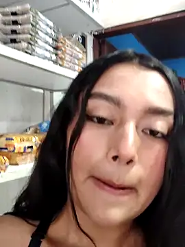 Snapshot of Naomism-- chatting on December 17, 8:03 pm Naomism-- online show from December 17, 8:03 pm