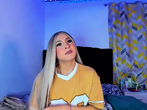 georgiina giio online show from December 22, 10:54 pm