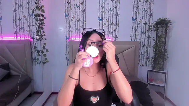 Snapshot of valeria_dark_ chatting on June 12, 6:05 pm valeria dark online show from June 12, 6:05 pm