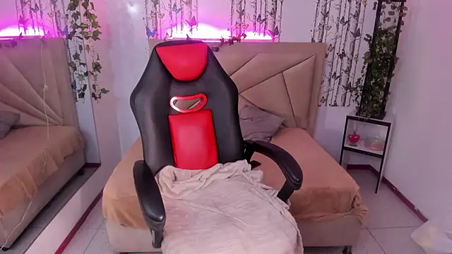 valeria dark  online show from March 20, 7:59 pm