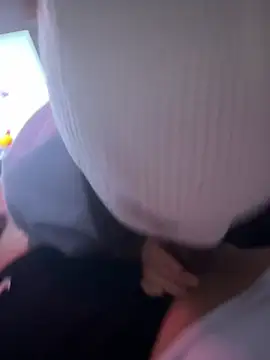 Snapshot of germanydreams25 chatting on March 4, 10:39 pm germanydreams25 online show from March 4, 10:39 pm