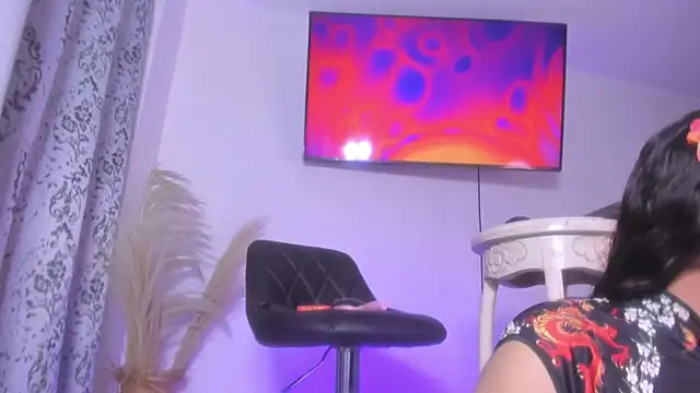 Camila saaenz online show from June 17, 2:00 am