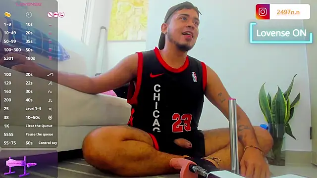 Snapshot of Alexxx_Openmind chatting on December 17, 8:25 pm Alexxx Openmind online show from December 17, 8:25 pm