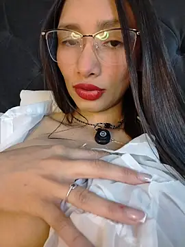 evangelineroos online show from April 26, 2:25 pm