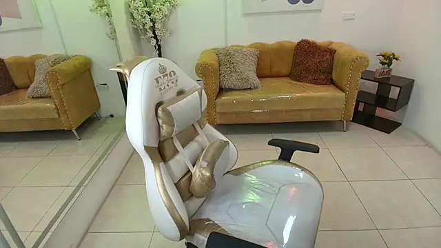 Carolina cherry online show from April 10, 12:45 pm