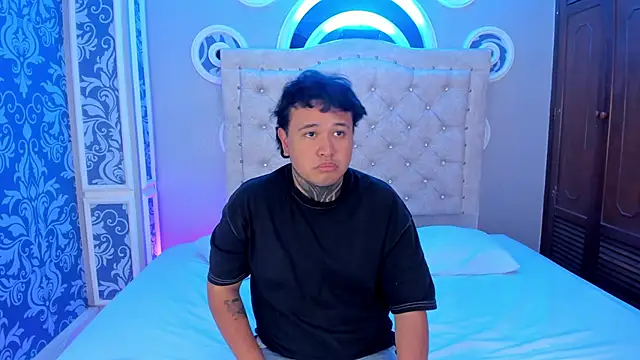 Beele and Evie online show from February 27, 7:57 pm