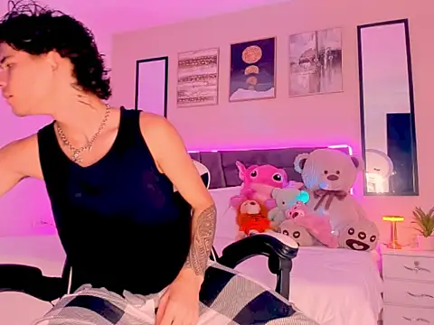 Snapshot of back_thomson chatting on February 23, 9:48 pm back thomson online show from February 23, 9:48 pm