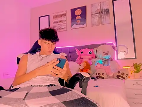 Snapshot of back_thomson chatting on March 4, 1:13 am back thomson online show from March 4, 1:13 am