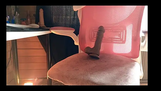 vickvalencia2 online show from April 28, 1:48 pm