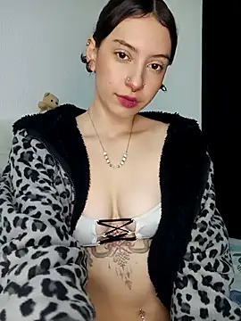 Lia whitexxx online show from December 22, 11:05 pm