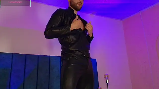 Snapshot of Steve-Carter chatting on December 15, 11:49 am Steve-Carter online show from December 15, 11:49 am