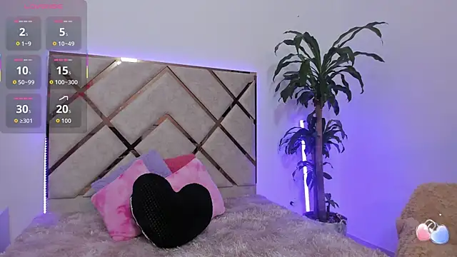 queenie staar online show from February 24, 11:27 pm