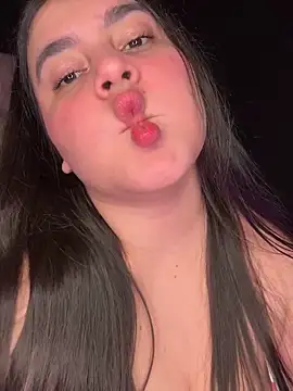 Snapshot of Ivy_19 chatting on December 17, 9:09 pm Ivy 19 online show from December 17, 9:09 pm