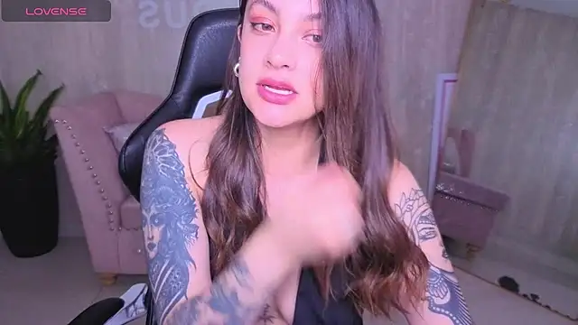 Snapshot of Aria95_a chatting on April 18, 7:58 pm Aria95 a online show from April 18, 7:58 pm