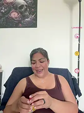 Snapshot of BettyWhispers chatting on June 7, 3:50 pm BettyWhispers online show from June 7, 3:50 pm