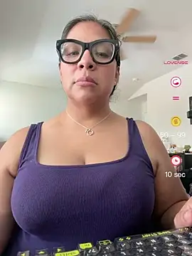 Snapshot of BettyWhispers chatting on May 26, 7:45 pm BettyWhispers online show from May 26, 7:45 pm