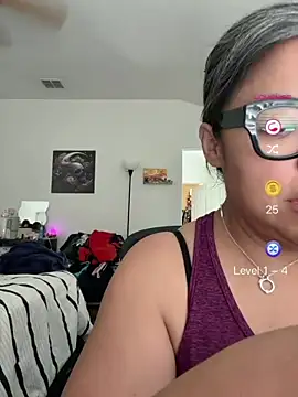 Snapshot of BettyWhispers chatting on June 19, 6:25 pm BettyWhispers online show from June 19, 6:25 pm