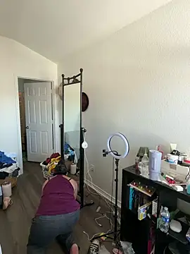 BettyWhispers online show from February 24, 3:24 pm