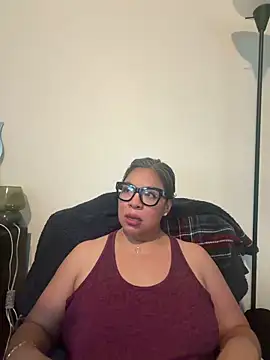 Snapshot of BettyWhispers chatting on May 14, 12:35 pm BettyWhispers online show from May 14, 12:35 pm