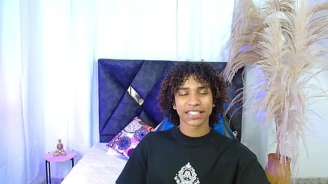 angelll18  online show from January 8, 8:48 pm