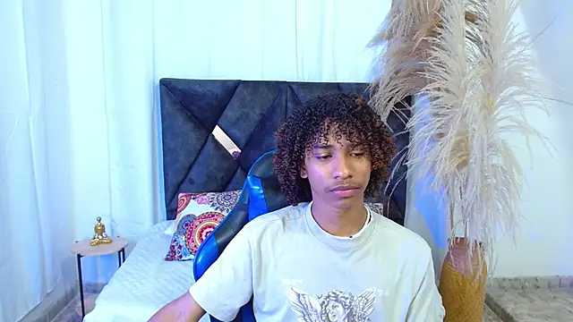 angelll18  online show from February 18, 9:11 pm