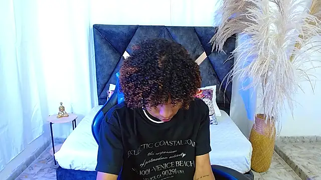 angelll18  online show from February 4, 8:26 pm