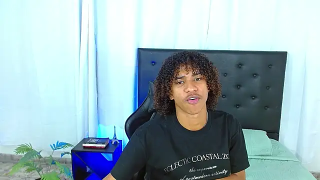 angelll18  online show from February 22, 2:08 pm