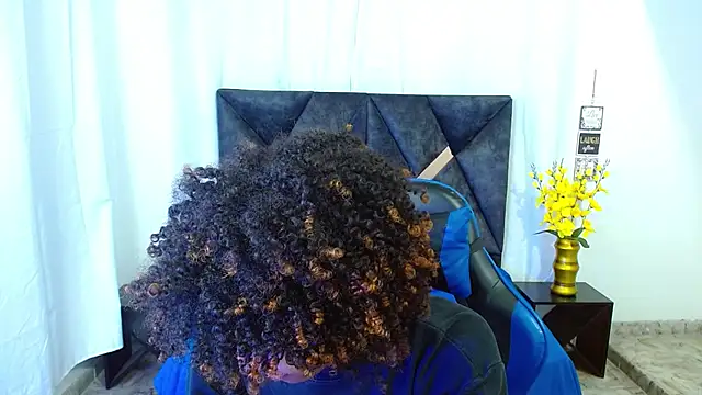Snapshot of angelll18_ chatting on July 15, 8:38 pm angelll18 online show from July 15, 8:38 pm