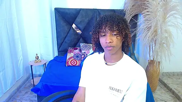 angelll18  online show from March 25, 9:03 pm