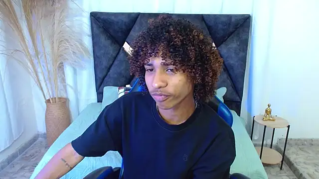 angelll18  online show from January 5, 8:45 pm