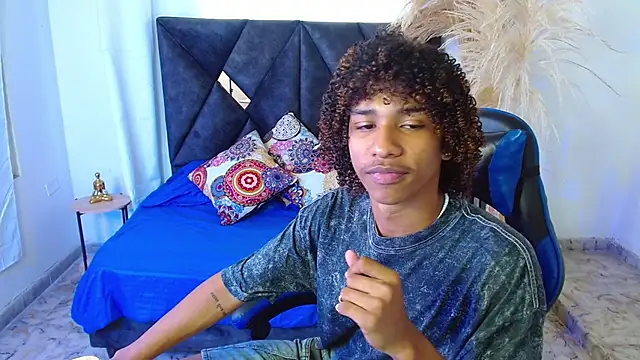 angelll18  online show from February 28, 8:30 pm