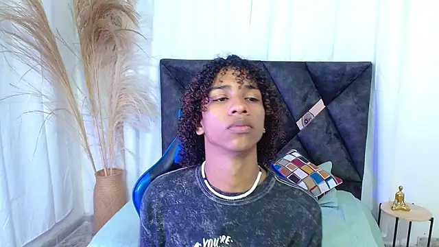 angelll18  online show from January 6, 8:35 pm