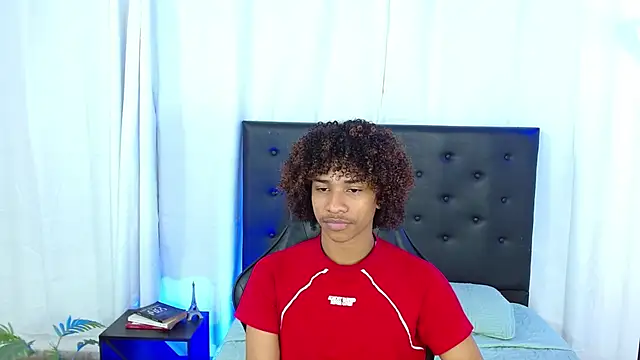 angelll18  online show from February 25, 8:19 pm