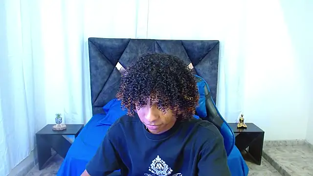 Snapshot of angelll18_ chatting on June 30, 9:04 pm angelll18 online show from June 30, 9:04 pm