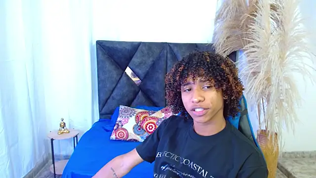 angelll18  online show from March 19, 8:42 pm